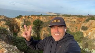 Sunday Morning AMA Punta Piedade with Didi Taihuttu